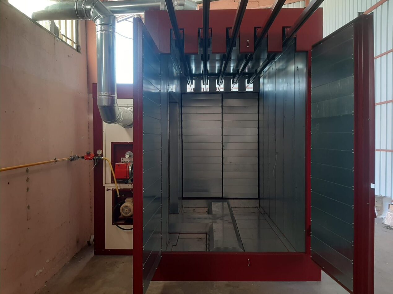Automated powder coating conveyor line